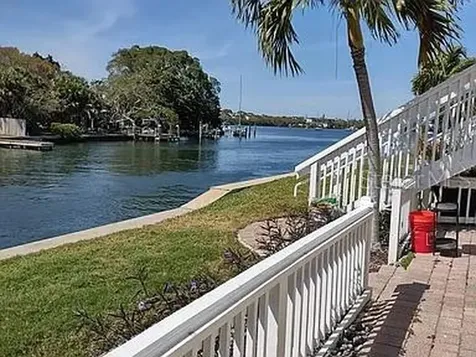 3893 Pompano Drive SE St Petersburg FL 33705