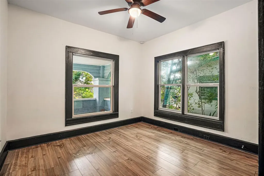 2111 Burlington Avenue N St Petersburg FL 33713