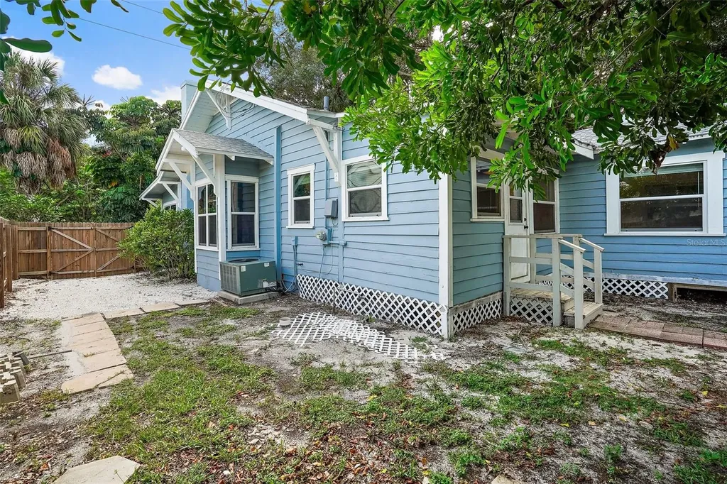 2111 Burlington Avenue N St Petersburg FL 33713