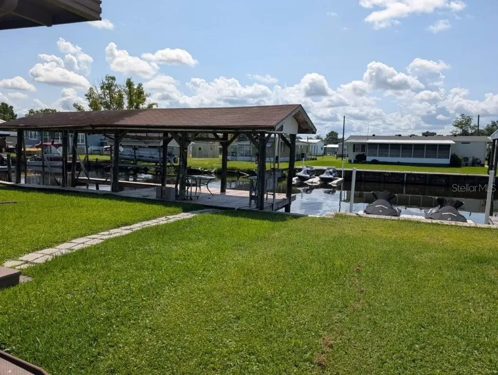 154 Moonlite Drive Welaka FL 32193