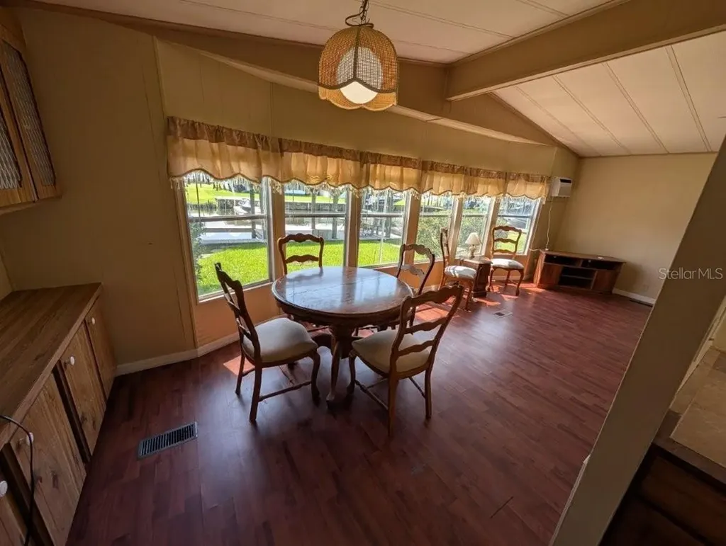 154 Moonlite Drive Welaka FL 32193