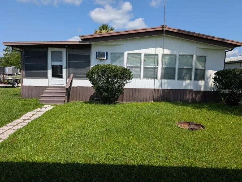 154 Moonlite Drive Welaka FL 32193