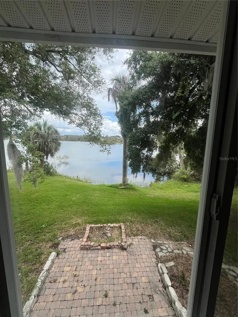 2997 S Grove Street Eustis FL 32726
