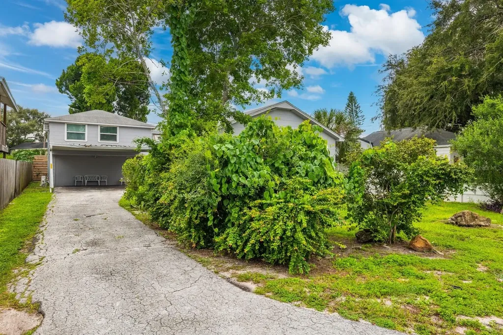 2412 51st Avenue N St Petersburg FL 33714