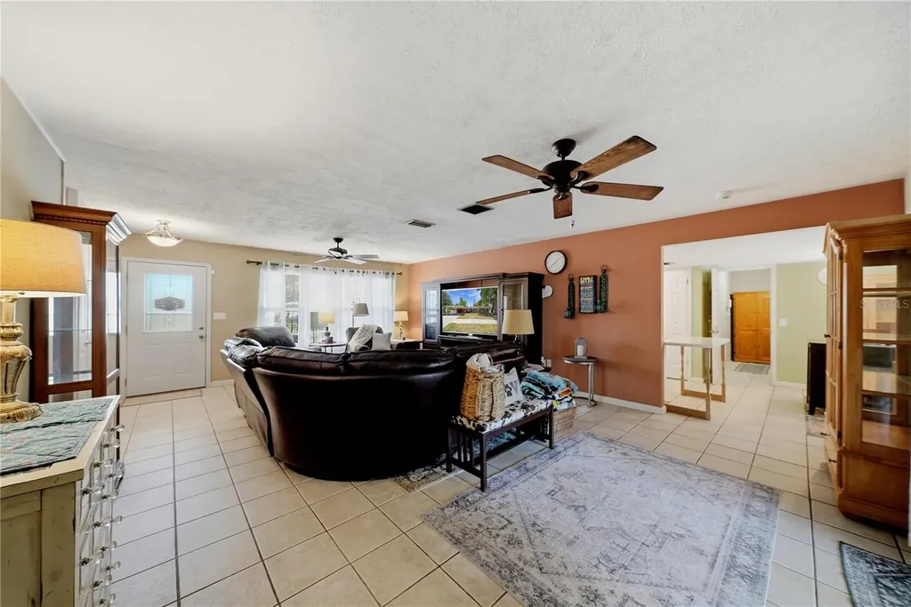 3801 Upland Place Valrico FL 33594