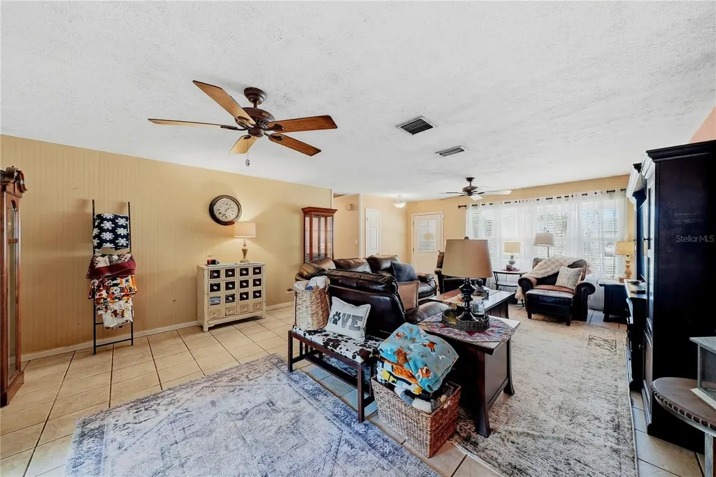 3801 Upland Place Valrico FL 33594