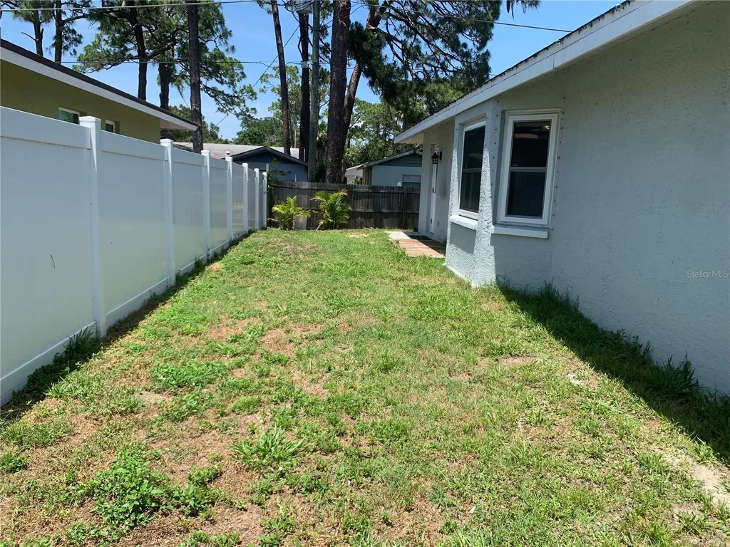 1875 Vamo Drive Sarasota FL 34231