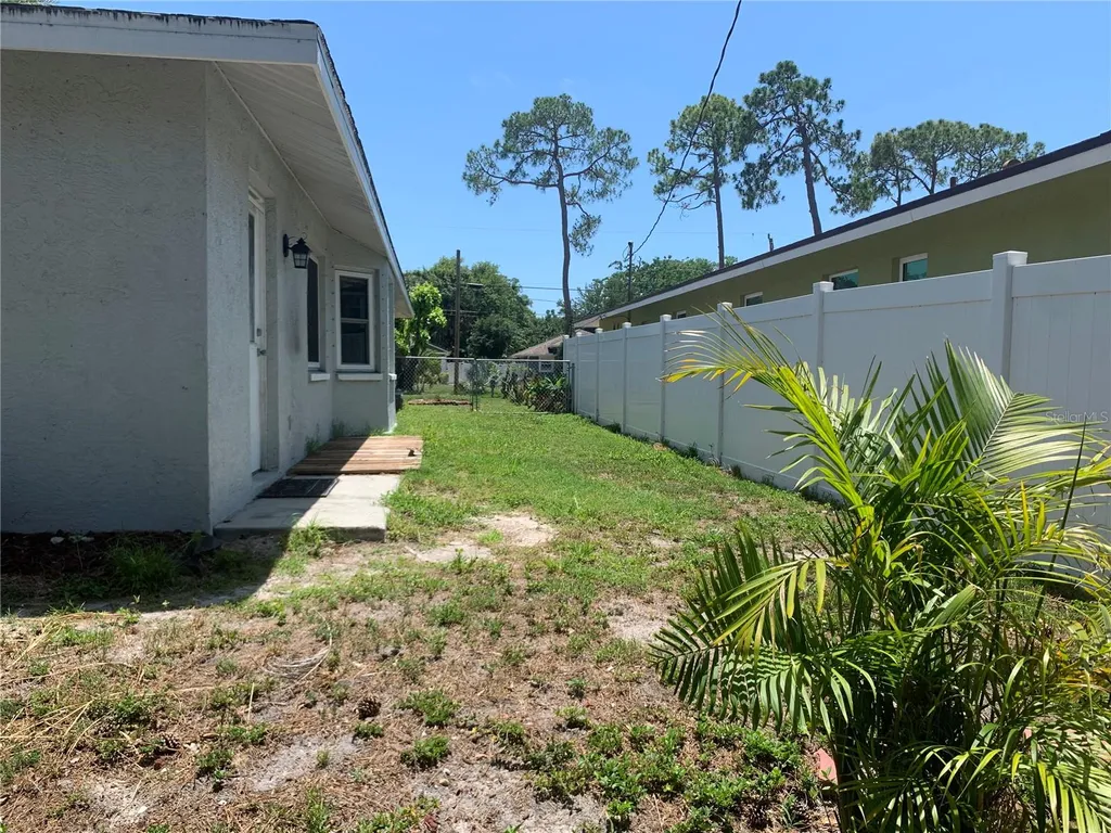 1875 Vamo Drive Sarasota FL 34231