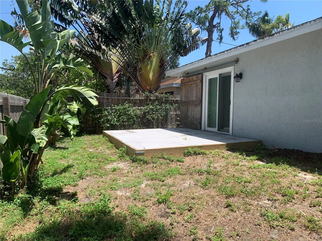 1875 Vamo Drive Sarasota FL 34231