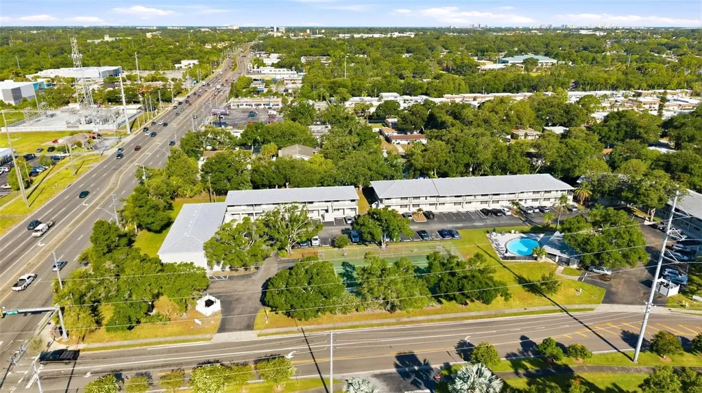 101 Lake Avenue NE Largo FL 33771