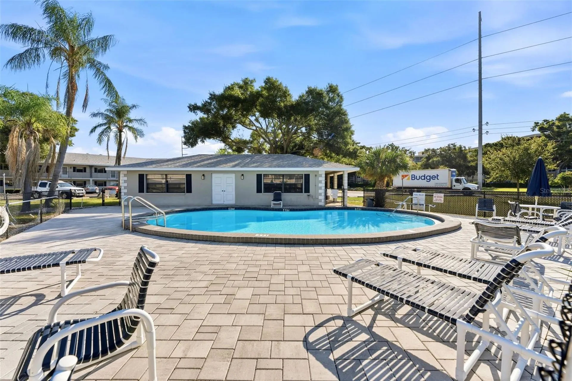 101 Lake Avenue NE Largo FL 33771