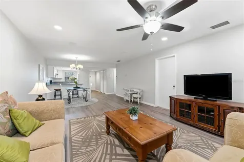 101 Lake Avenue NE Largo FL 33771