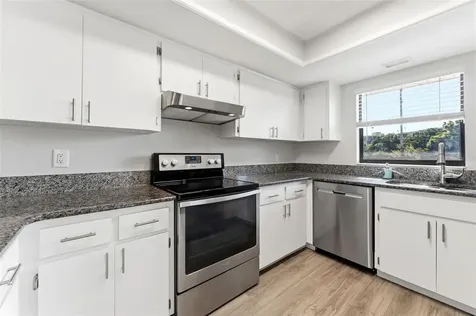 101 Lake Avenue NE Largo FL 33771