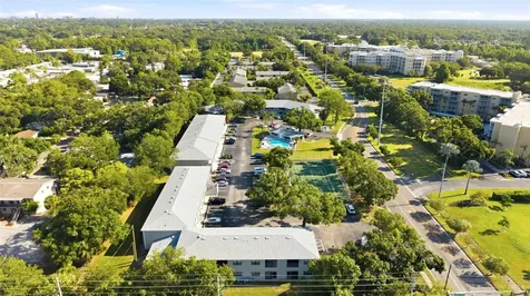 101 Lake Avenue NE Largo FL 33771