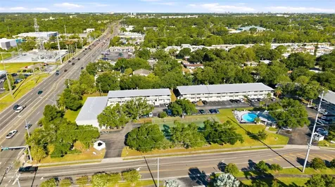 101 Lake Avenue NE Largo FL 33771