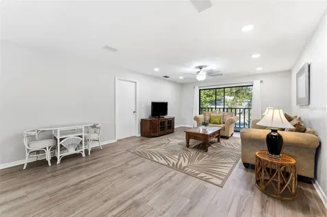 101 Lake Avenue NE Largo FL 33771