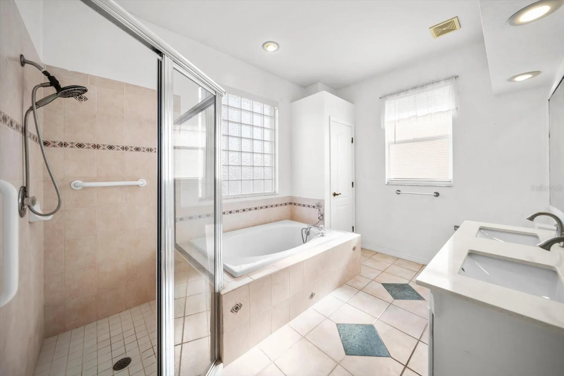 2788 Country Way Clearwater FL 33763