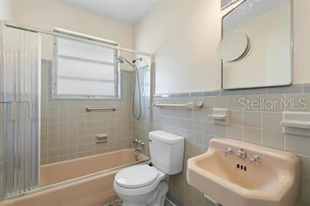 420 N Fairview Avenue Deland FL 32724