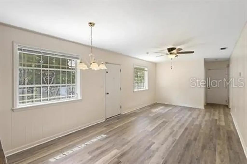 420 N Fairview Avenue Deland FL 32724