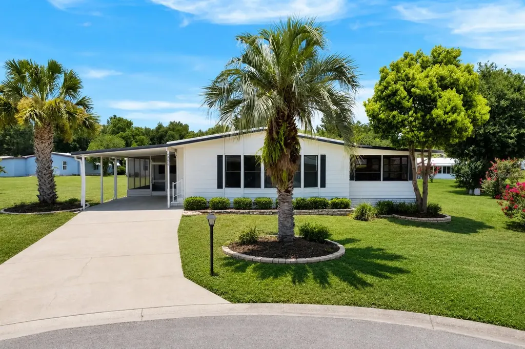 2330 Loveplum Court Zellwood FL 32798