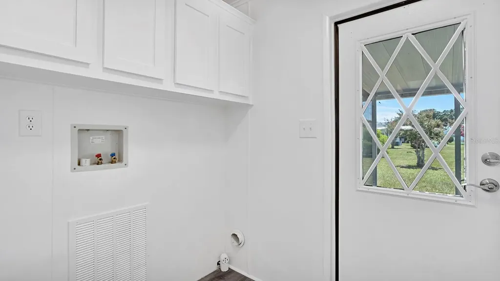2330 Loveplum Court Zellwood FL 32798