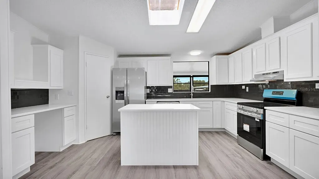 2330 Loveplum Court Zellwood FL 32798