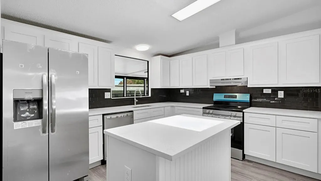 2330 Loveplum Court Zellwood FL 32798