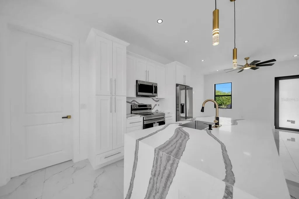 2609 21st Street SW Lehigh Acres FL 33976