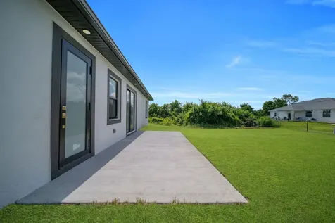 2609 21st Street SW Lehigh Acres FL 33976
