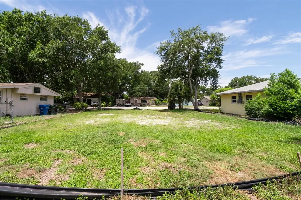 658 15th Street NW Largo FL 33770