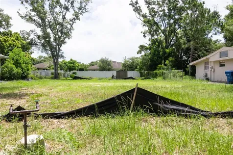 658 15th Street NW Largo FL 33770