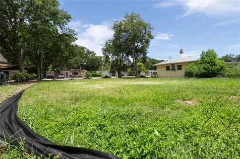 658 15th Street NW Largo FL 33770
