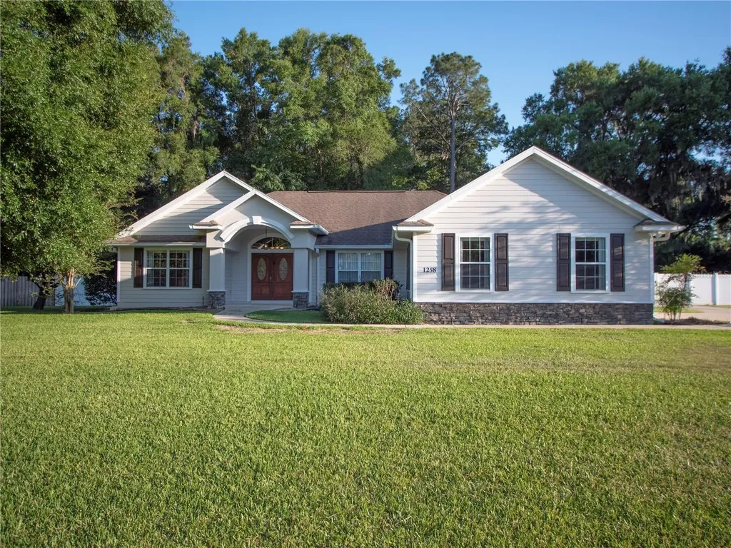 1258 NE 51st Loop Ocala FL 34479