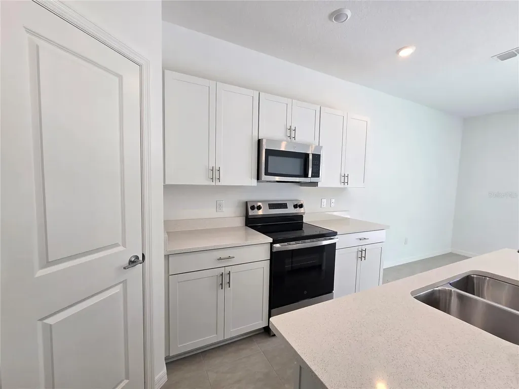 2073 Hallier Cove Wesley Chapel FL 33543
