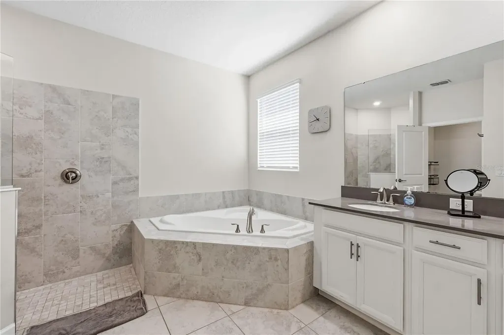 8954 Fluffy Lie Court Davenport FL 33896