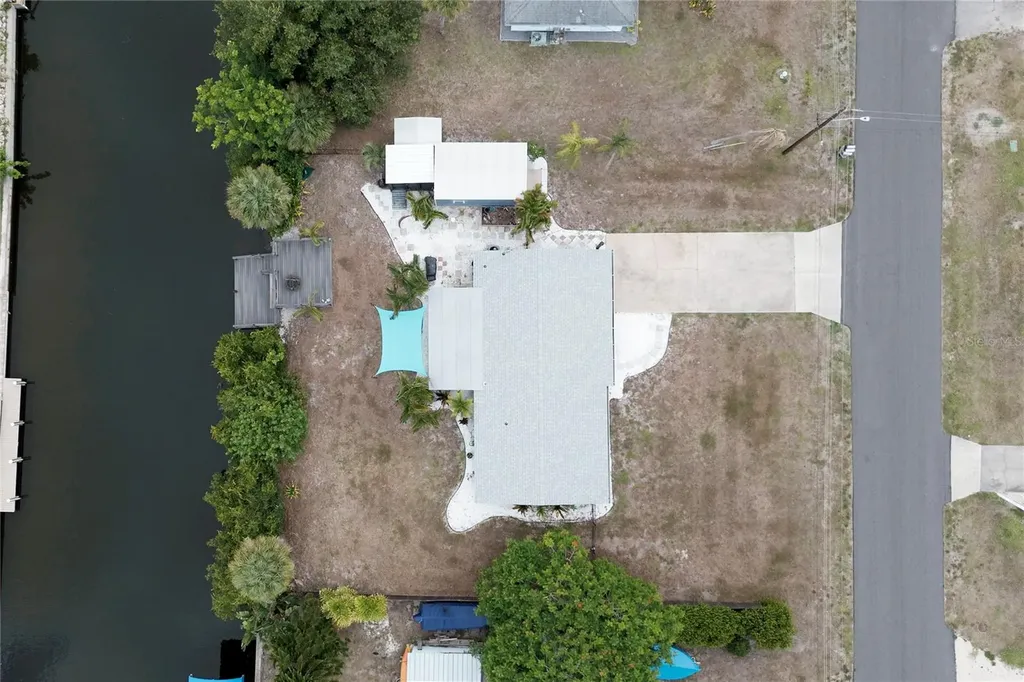 832 E 4th Street Englewood FL 34223