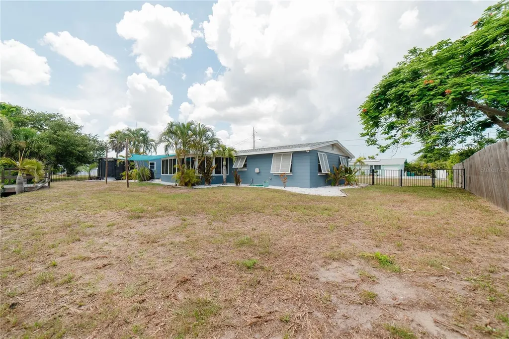 832 E 4th Street Englewood FL 34223