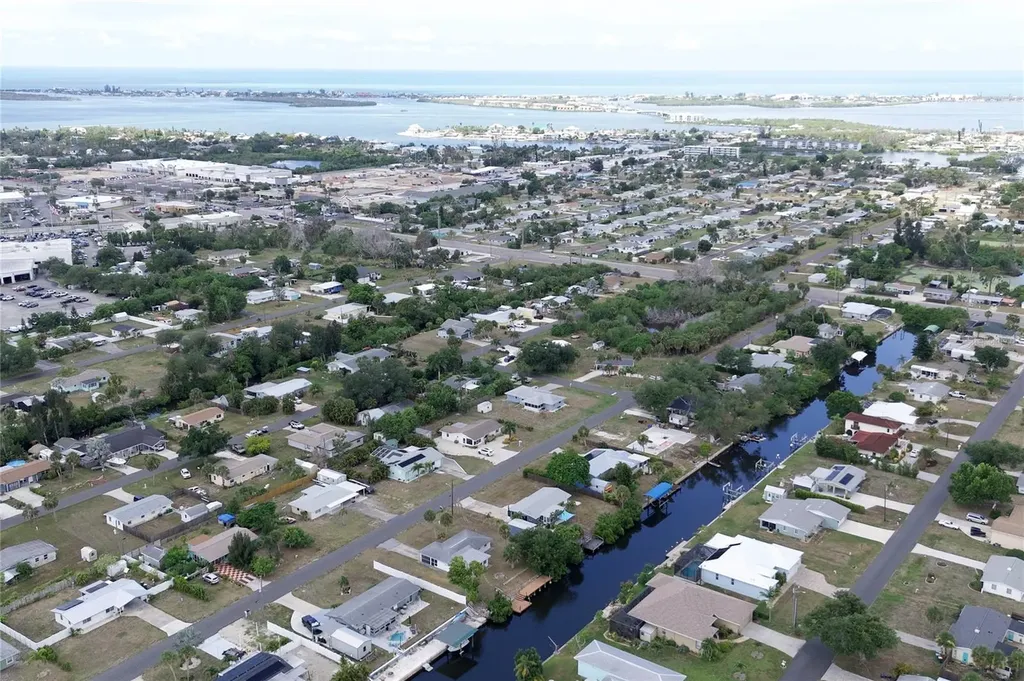 832 E 4th Street Englewood FL 34223