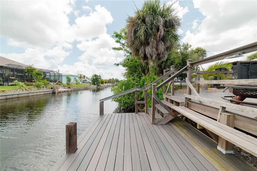 832 E 4th Street Englewood FL 34223