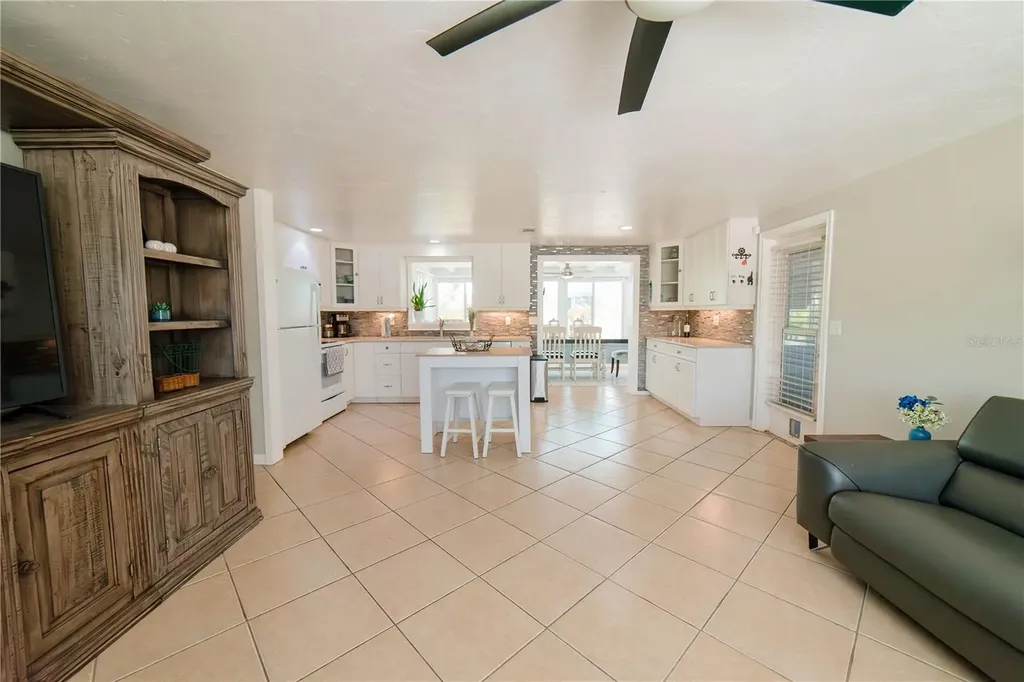 832 E 4th Street Englewood FL 34223