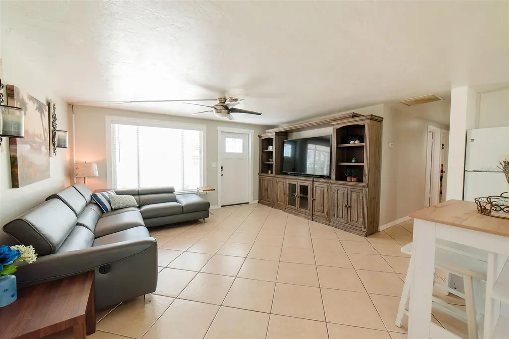832 E 4th Street Englewood FL 34223