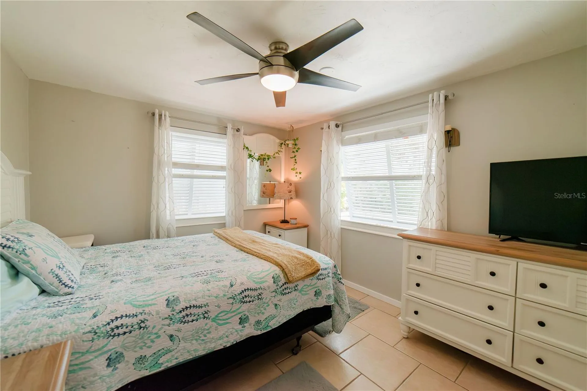 832 E 4th Street Englewood FL 34223