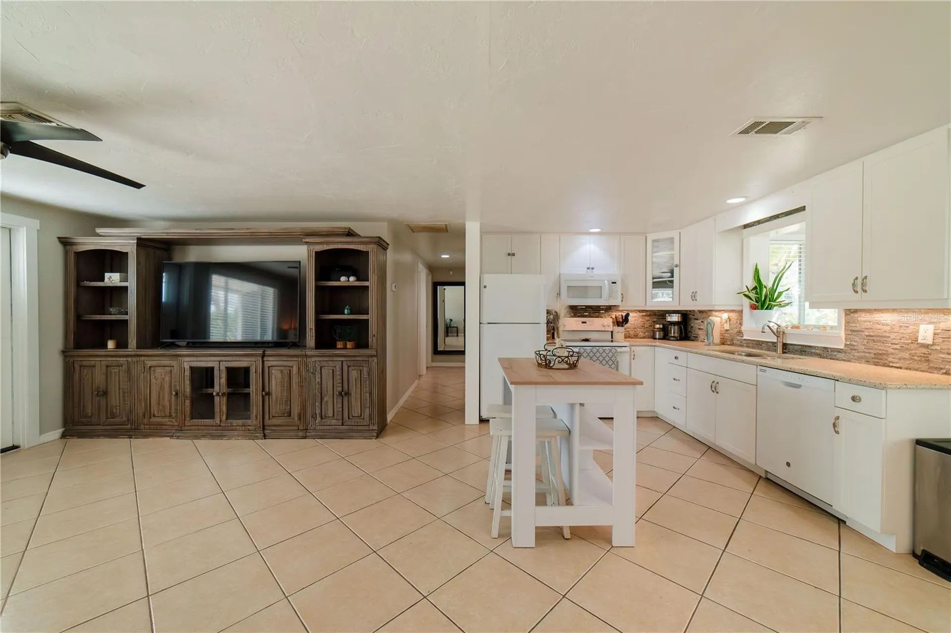 832 E 4th Street Englewood FL 34223