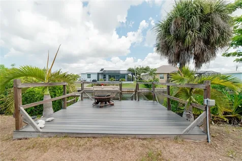 832 E 4th Street Englewood FL 34223