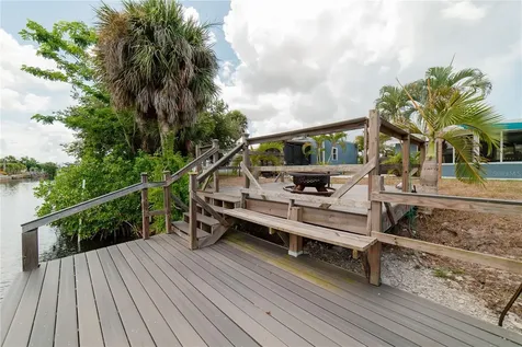 832 E 4th Street Englewood FL 34223