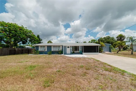 832 E 4th Street Englewood FL 34223