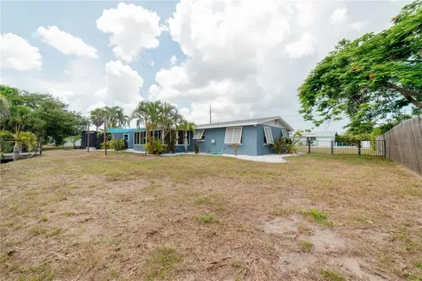 832 E 4th Street Englewood FL 34223