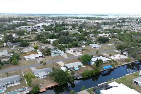 832 E 4th Street Englewood FL 34223