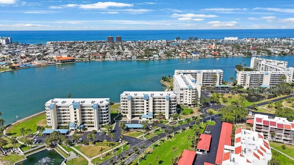 7872 Sailboat Key Boulevard S South Pasadena FL 33707