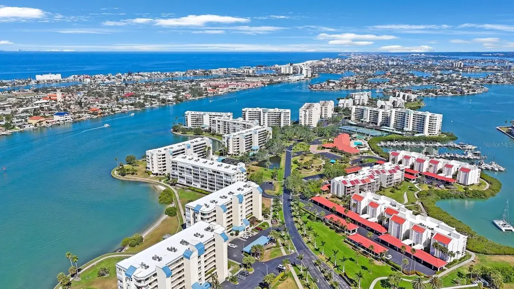 7872 Sailboat Key Boulevard S South Pasadena FL 33707